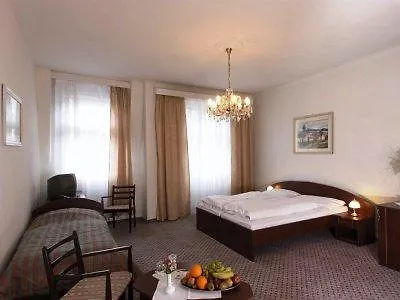 Esplanade Carlsbad ホテル 4*
