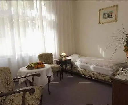 Esplanade Carlsbad ホテル 4*