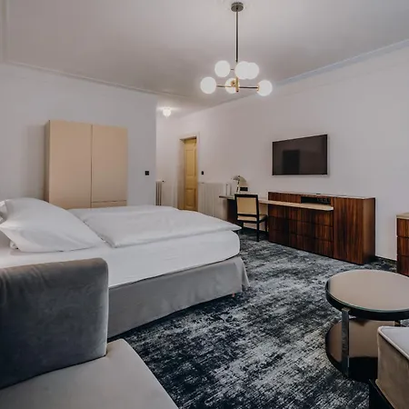 Esplanade Carlsbad ホテル 4*