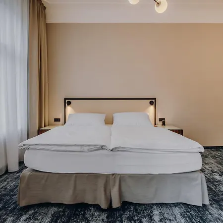Esplanade Carlsbad ホテル 4*